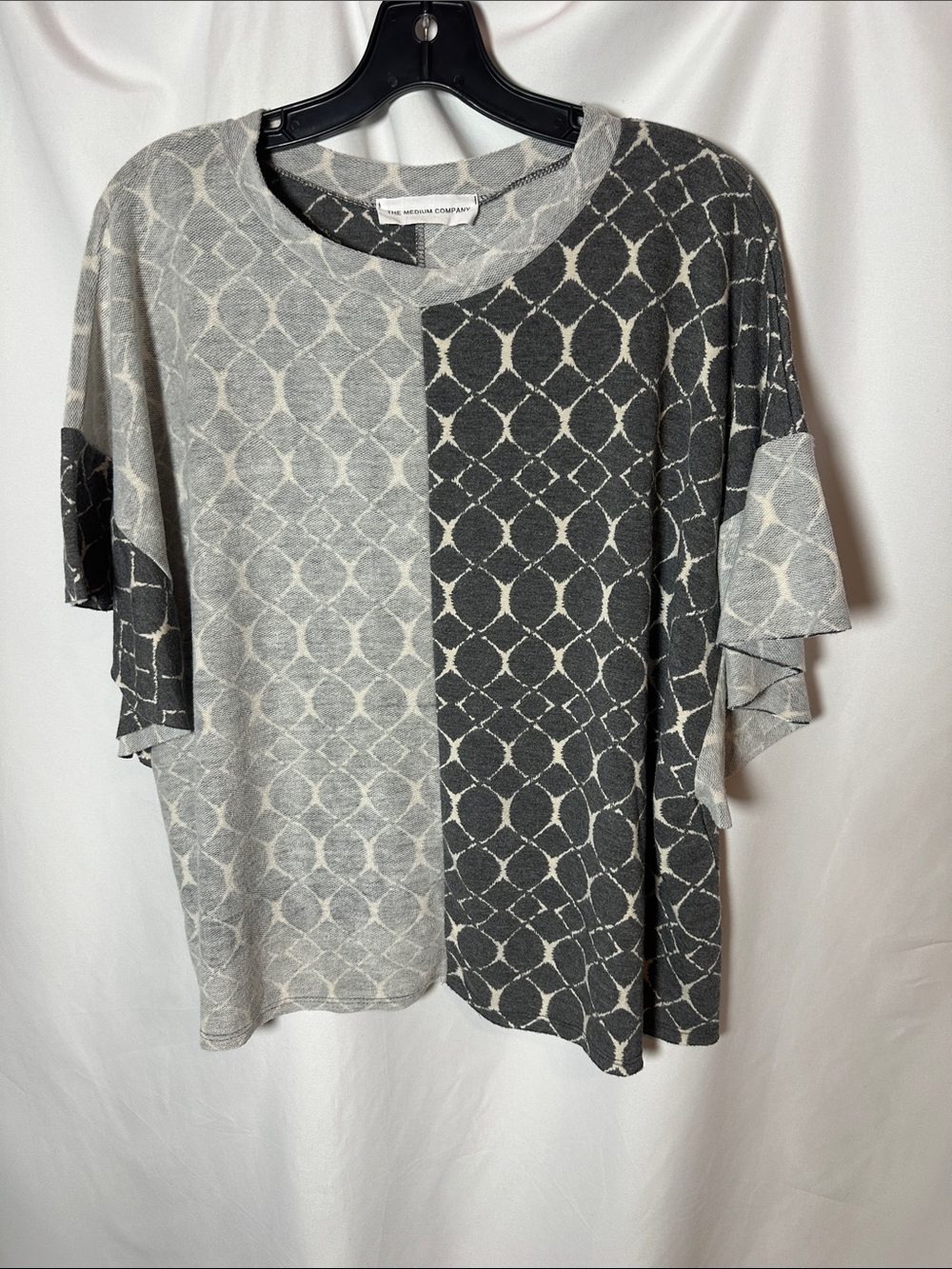 Two-Tone Gray Patterned Short Sleeve Tee